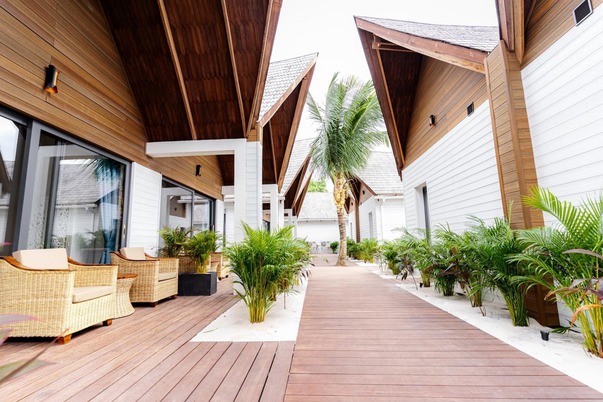 Golden Beach Resort Sok San Village Екстер'єр фото