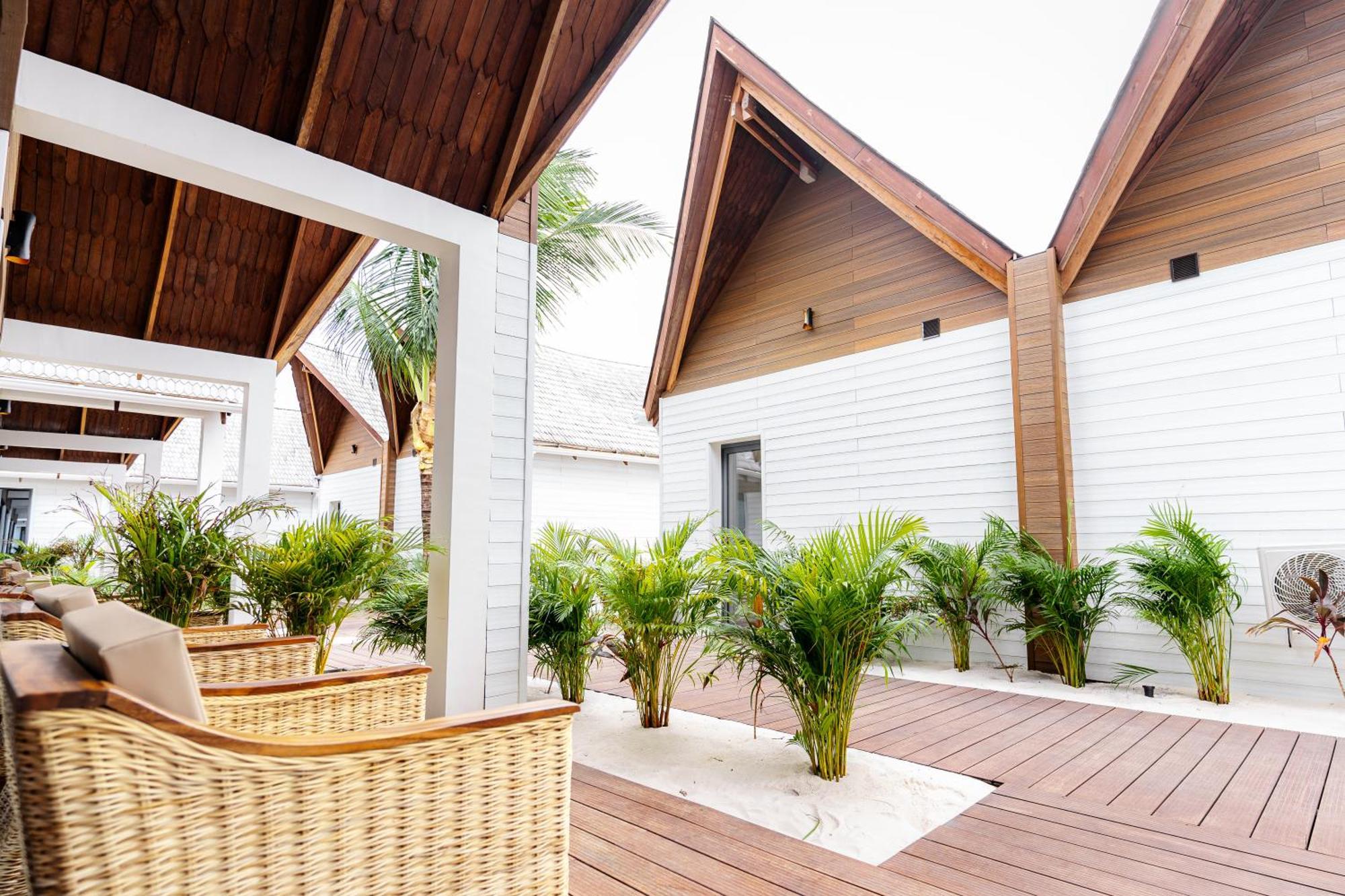 Golden Beach Resort Sok San Village Екстер'єр фото