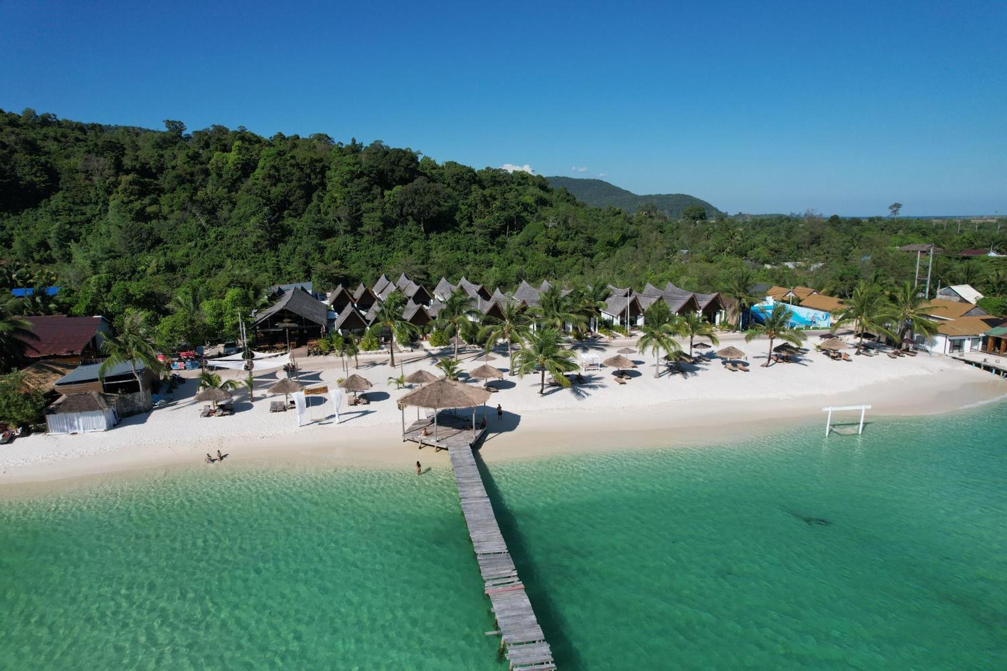 Golden Beach Resort Sok San Village Екстер'єр фото