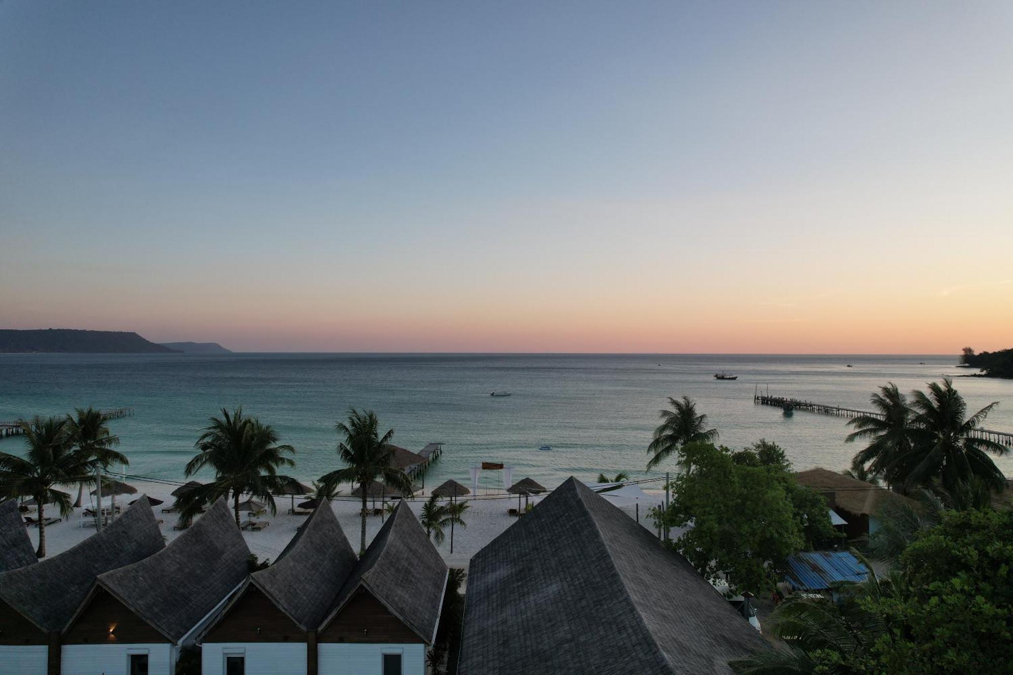Golden Beach Resort Sok San Village Екстер'єр фото